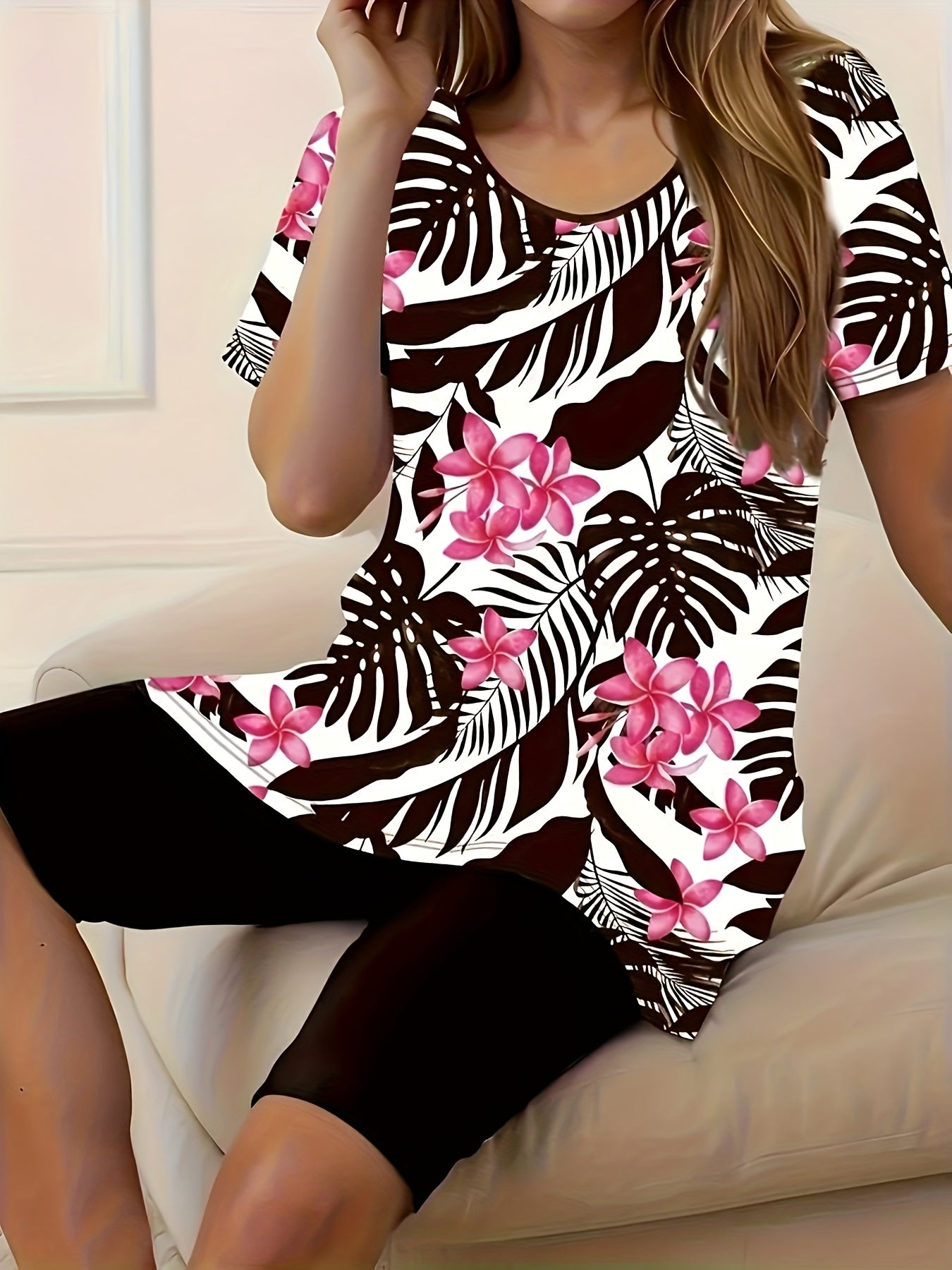 Women'S Elegant Two-Piece Leaf Print Casual Shorts and Top Set - Floral and Foliage Design, Short Sleeve T-Shirt with Round Neckline, Black and White, All-Season Comfort, Casual Attire|Floral Print Top|Short Sleeve Top, Flora