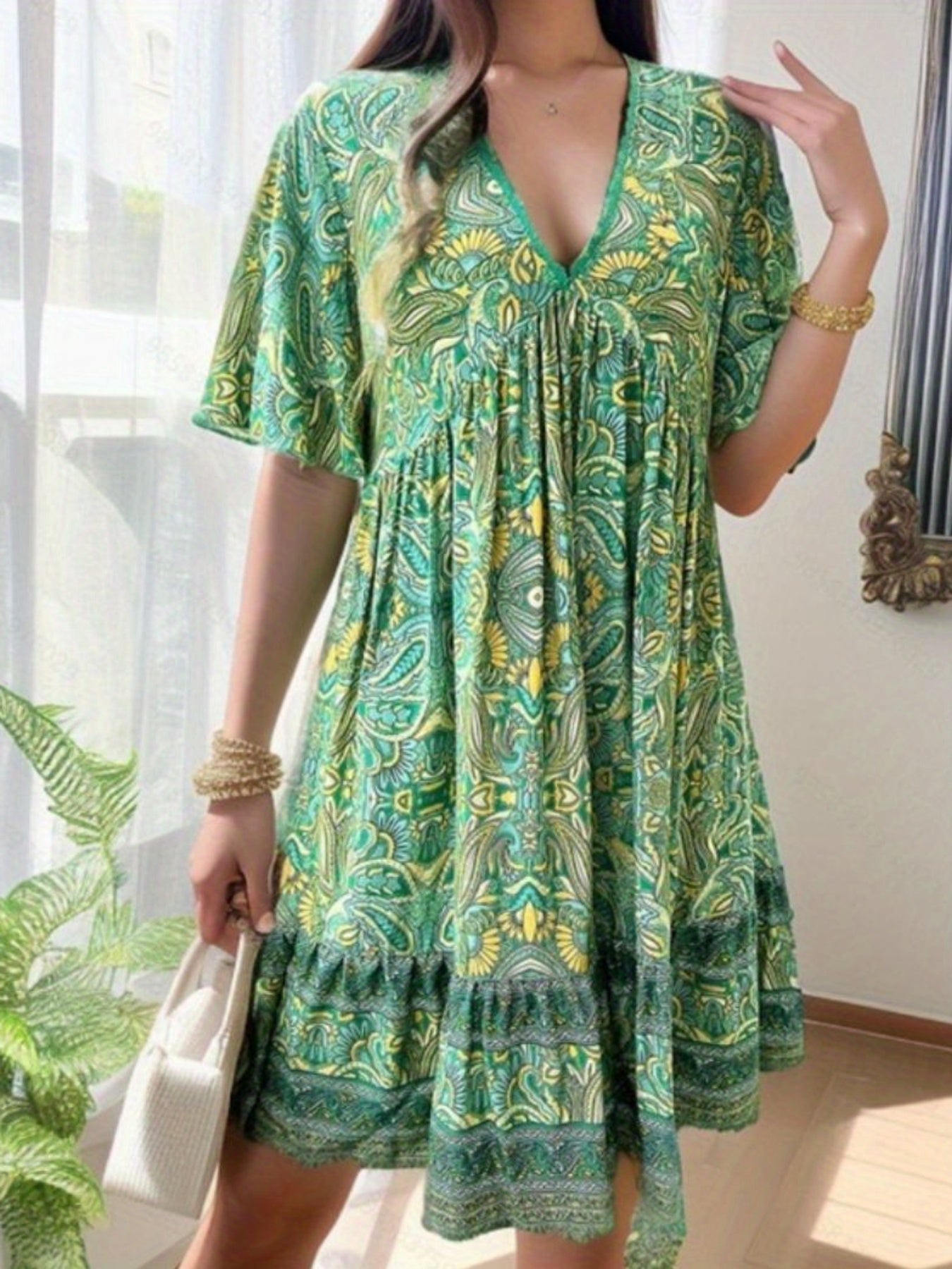 Women's Bohemian Floral Print V-Neck Summer Dress - Knee-Length Short Sleeve with Ruching Detail, Machine Washable Casual Holiday & Streetwear Dress, Cute Summer Dresses, Comfortable Fit
