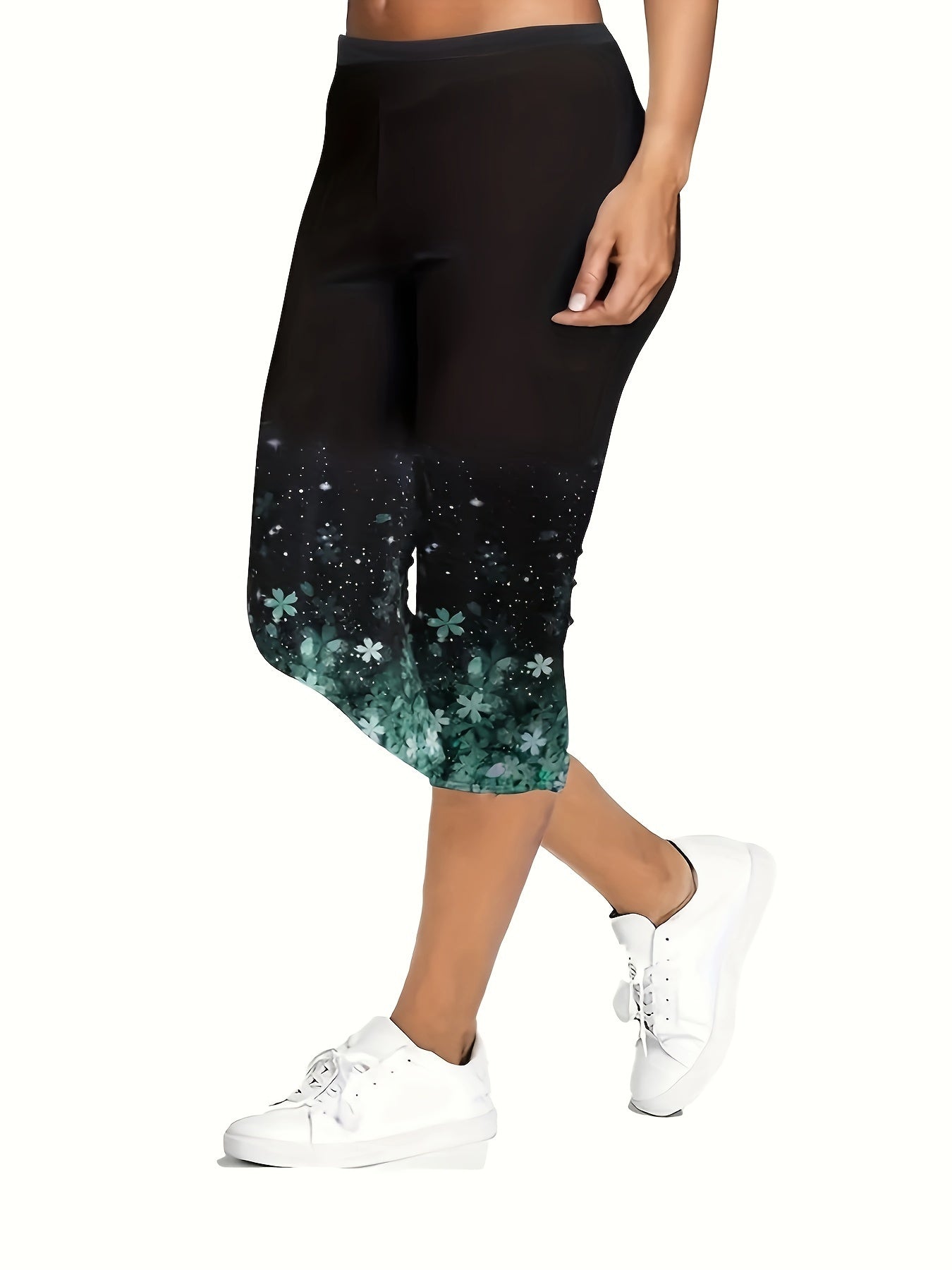 Lightweight and Comfortable Large Size Floral Print Two Piece Set Classic Round Neck Short Sleeve Top with Fashionable Seven-Quarter Pants Casual Summer Essential