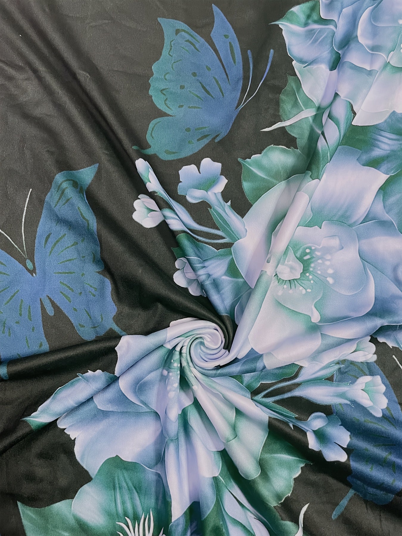 [Floral Print Two Piece Set] Plus Size Floral Print Two Piece Set | Soft Breathable Fabric, Round Neck Short Sleeve Top & Cropped Pants - Summer Leisure Women's Clothing