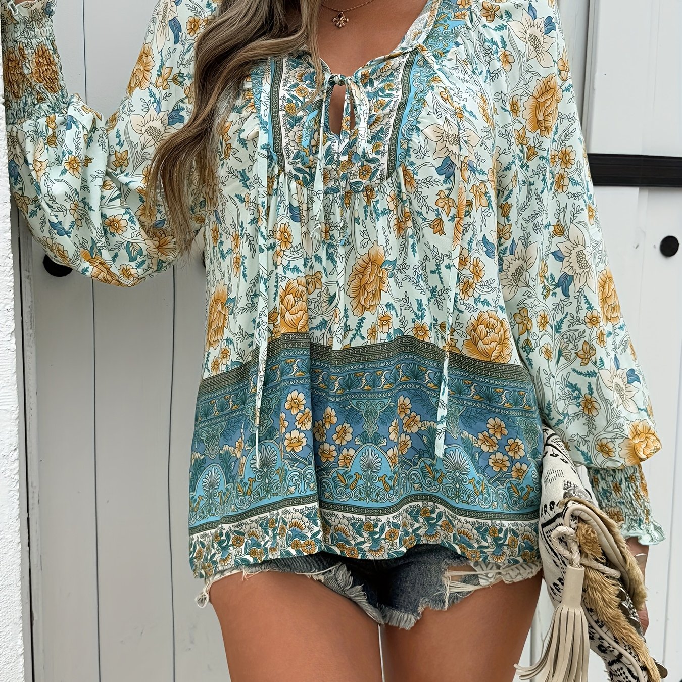 ZAFUL Seasonal Fresh Women's Clothing, Long Version Top with Blue-green Floral Pattern, V-neck Design Showcases Femininity, Lightweight And Breathable Natural Style, Long Sleeves for, Suitable for Vacation And Daily Casual We