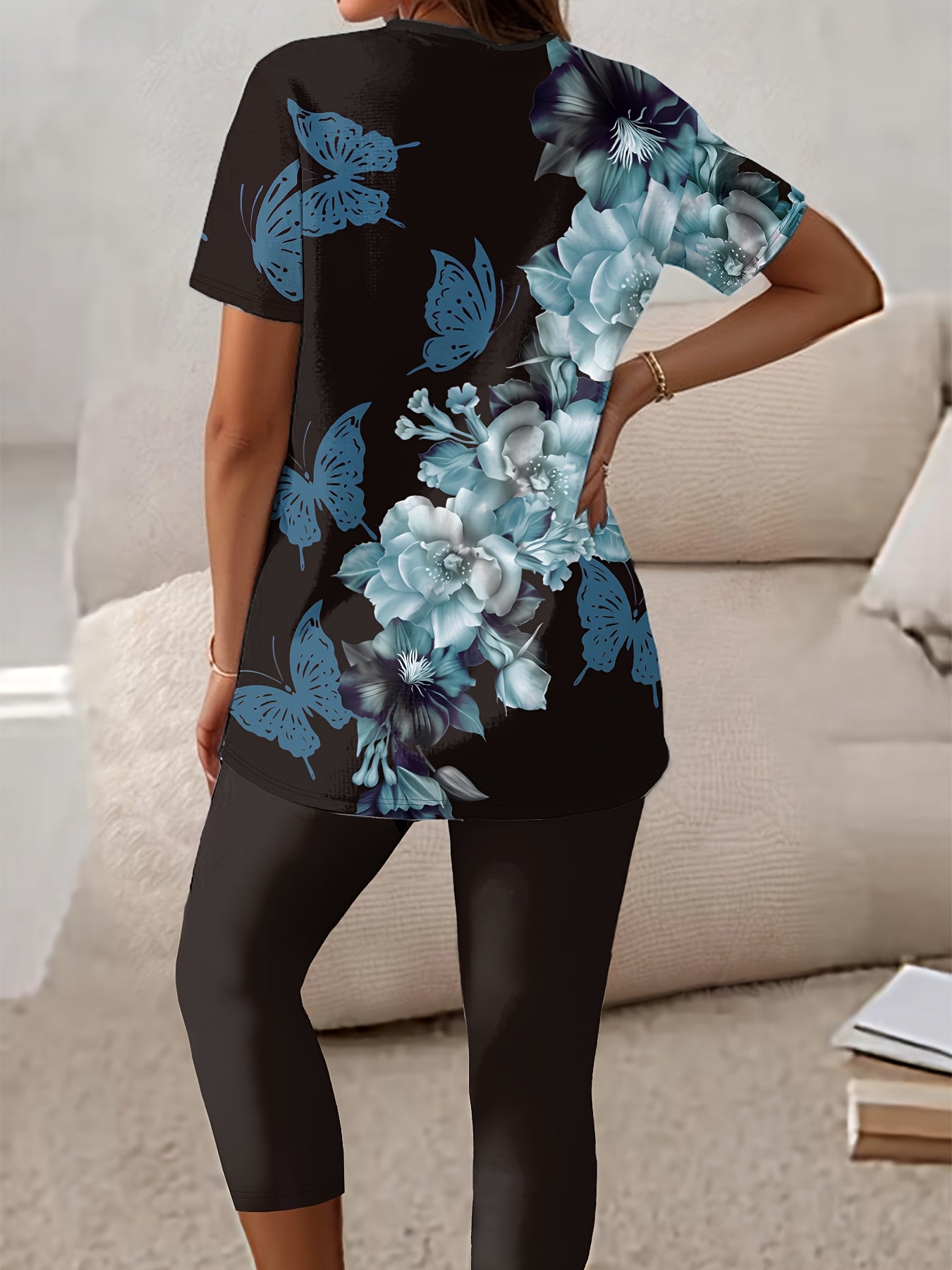 [Floral Print Two Piece Set] Plus Size Floral Print Two Piece Set | Soft Breathable Fabric, Round Neck Short Sleeve Top & Cropped Pants - Summer Leisure Women's Clothing