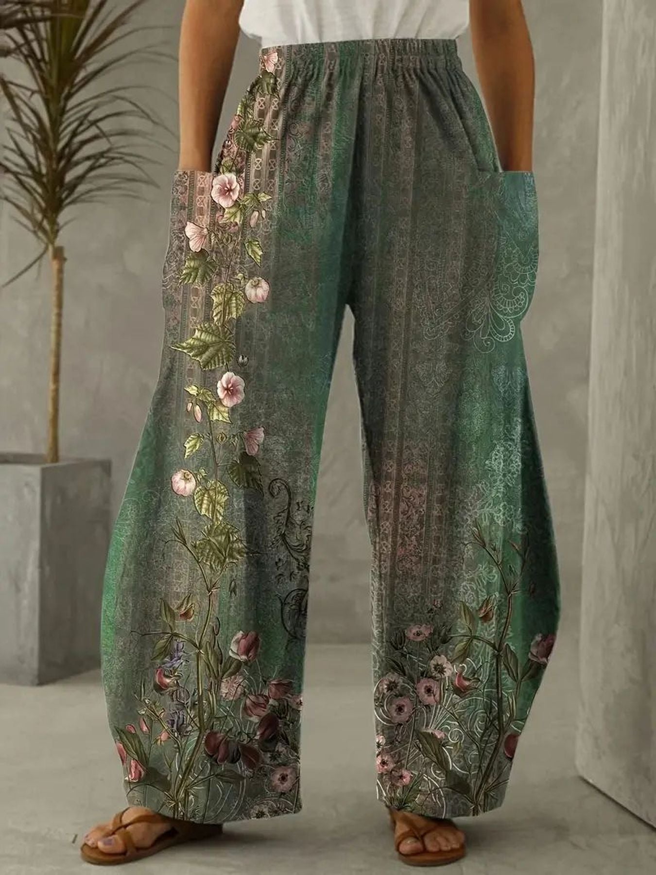 Plus Size, Women's Elegant Floral Print Wide Leg Pants - Relaxed Fit with Slant Pockets, All-Season Machine Washable Trousers for Casual Daily Wear & Stylish Comfort