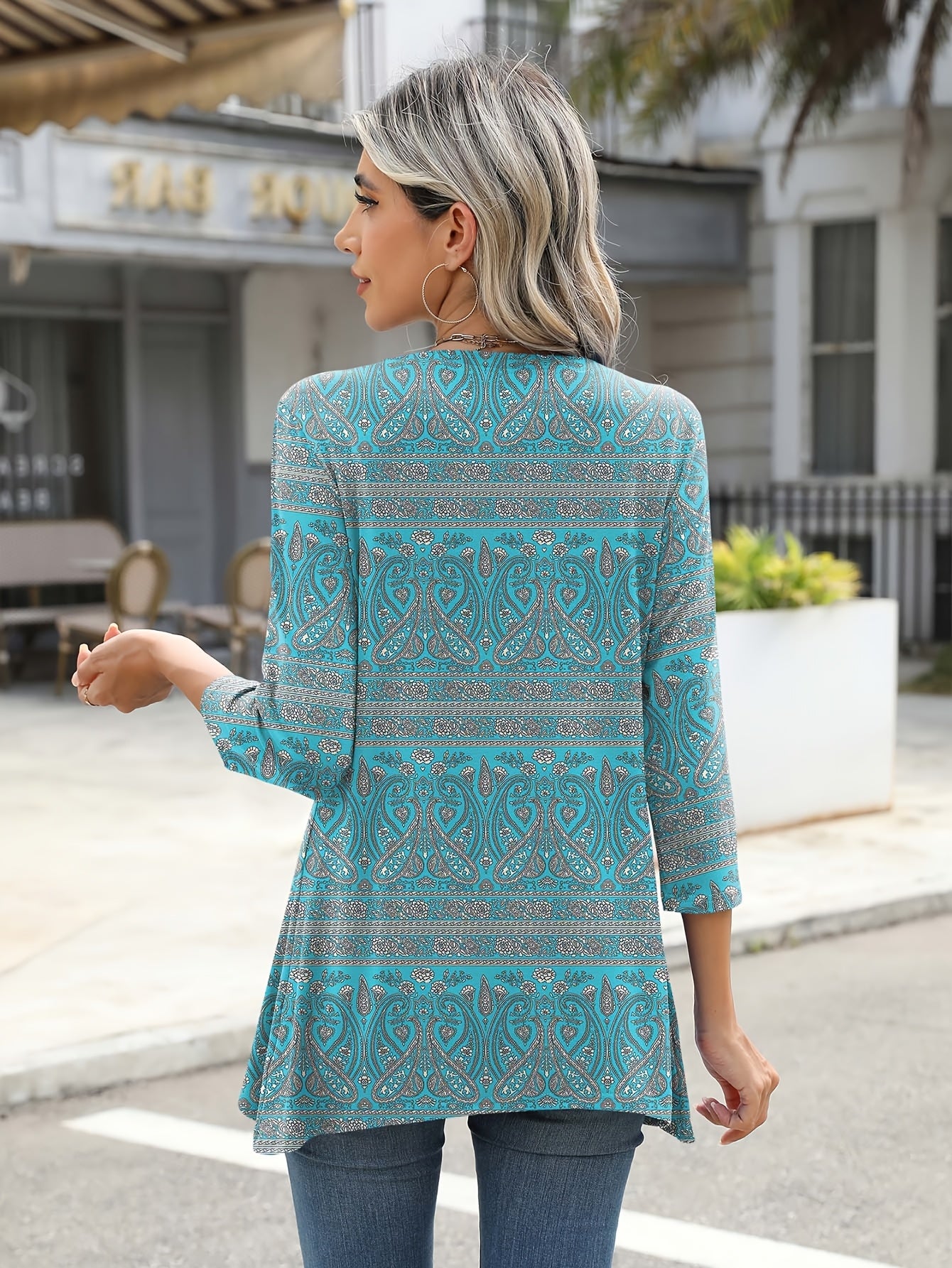 [Bohemian Style Top] Bohemian Style Women's Geometric Print 3/4 Sleeve Top | Casual Round Neck, Contrast Color Design, Lightweight & Breathable for Spring/Summer, Glossy Texture