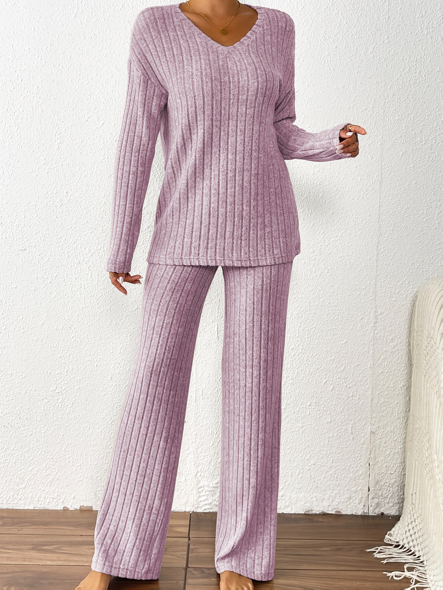[Loose Fleece Set] Two-Piece Autumn And Winter Loose Ribbed Fleece Set - V-Neck Top And Straight-Leg Pants for a Casual Look