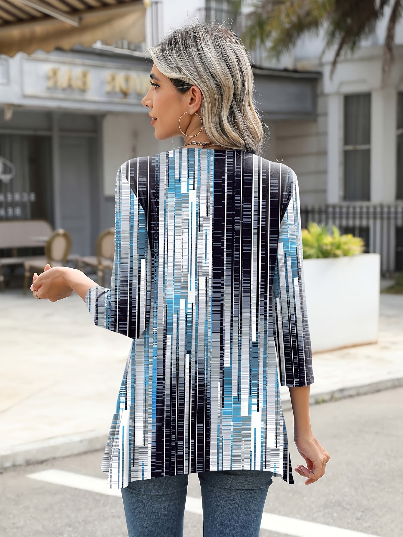 [Bohemian Style Top] Bohemian Style Women's Geometric Print 3/4 Sleeve Top | Casual Round Neck, Contrast Color Design, Lightweight & Breathable for Spring/Summer, Glossy Texture