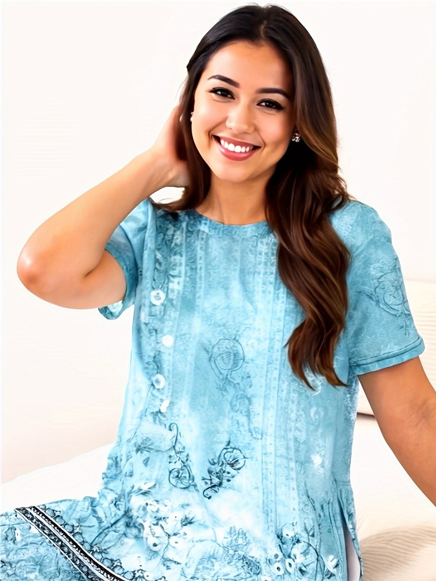 2pcs Women'S Casual Bohemian Print Short Sleeve Top and Shorts Set, Fashionable Short Sleeve Top with Side Slits and Tight Shorts, Comfortable Regular Home Wear Set, Round Neck Polyester Pullover