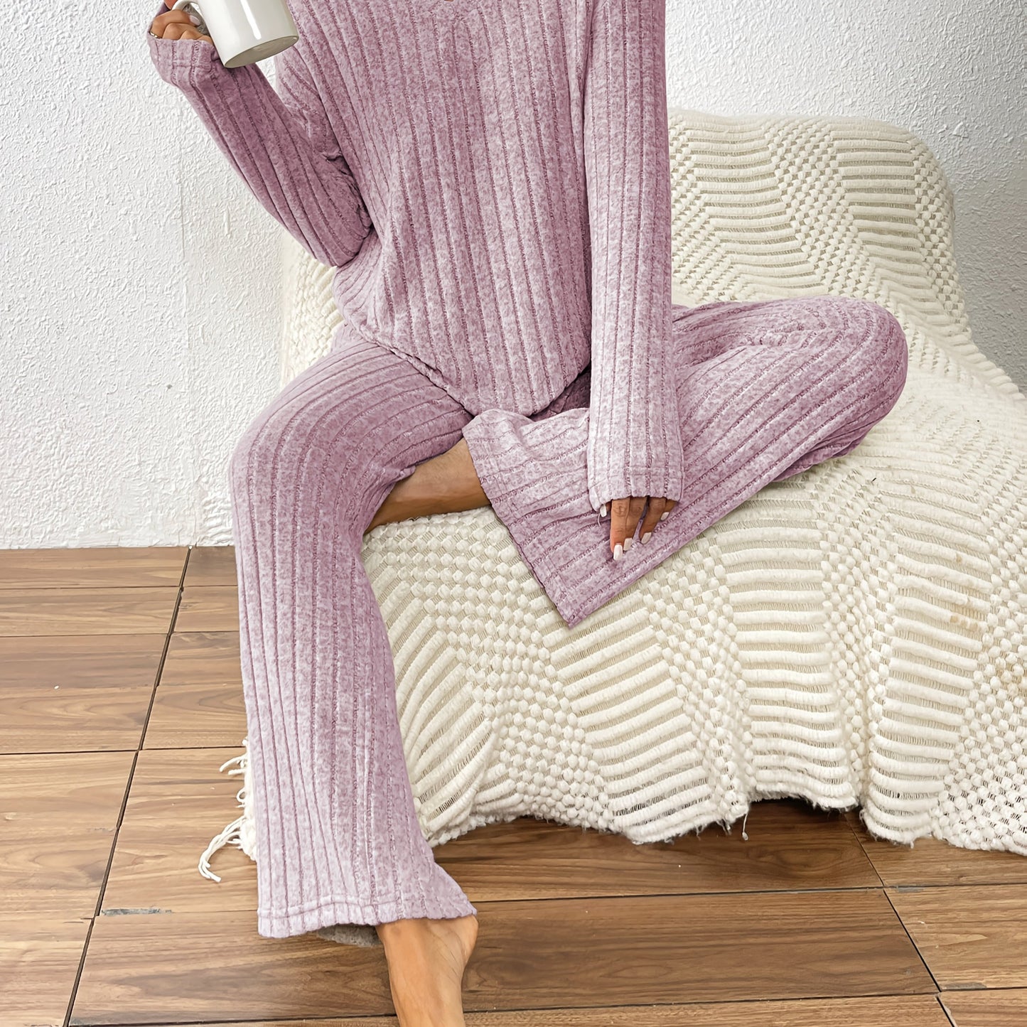 [Loose Fleece Set] Two-Piece Autumn And Winter Loose Ribbed Fleece Set - V-Neck Top And Straight-Leg Pants for a Casual Look