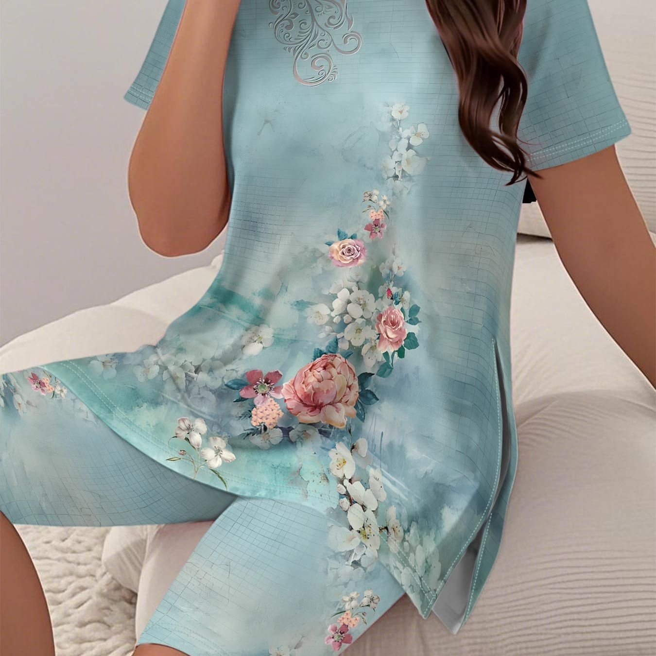 Plus Size - Plus Size Women'S Casual Two-Piece Set with Floral Print. Short Sleeve Top and Shorts, Split on Both Sides, Stylish Short Sleeve Top with Tight Shorts, Comfortable Regular Casual Wear, Round Neck Polyester Pullove