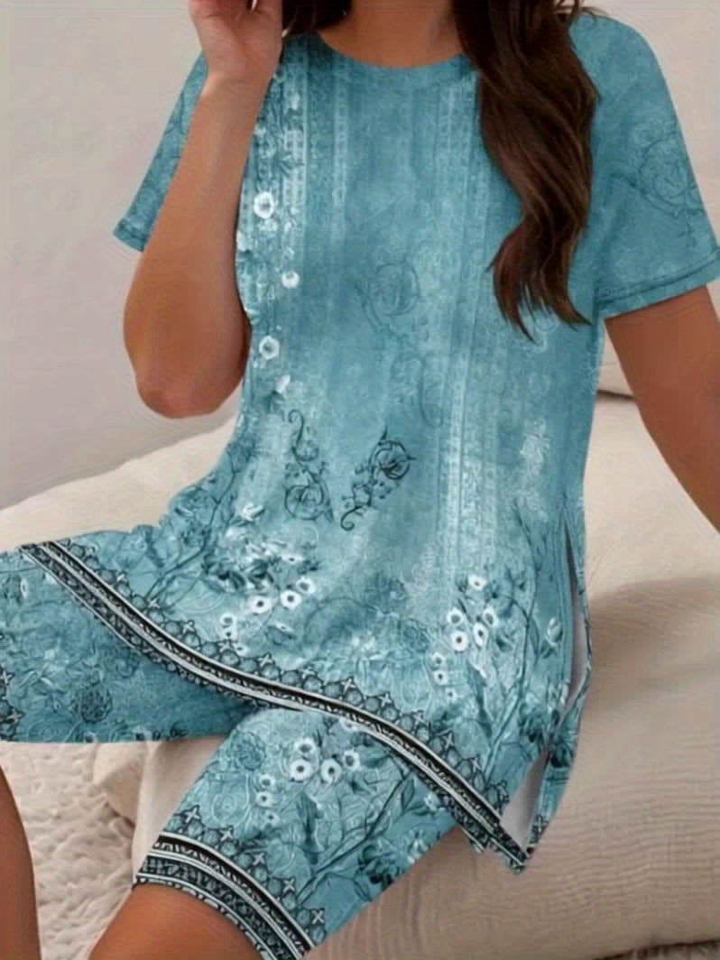 2pcs Women'S Casual Bohemian Print Short Sleeve Top and Shorts Set, Fashionable Short Sleeve Top with Side Slits and Tight Shorts, Comfortable Regular Home Wear Set, Round Neck Polyester Pullover